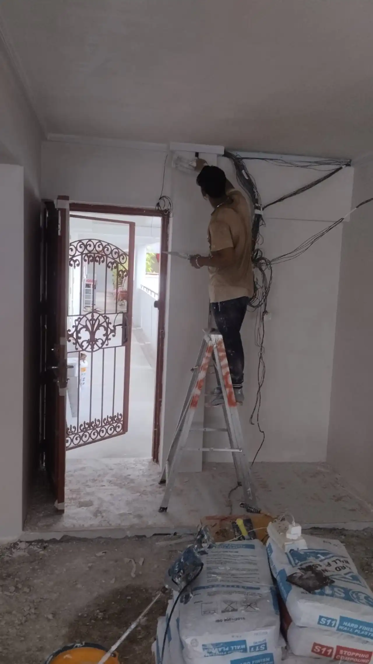 Certified Electrical Services In Singapore For Homes & Businesses | Excellence Renovation